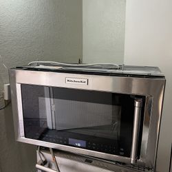 KitchenAid 30 in. W 1.9 cu. ft. 1800-Watt Over the Range Microwave with Air Fry in Stainless Steel