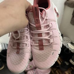 Pink Nike Metcon 5s Size 9