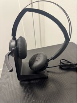 Poly Plantronics Voyager Focus 2 UC Bluetooth Wireless Headset USB-C with Stand