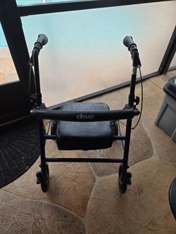 Drive Medical Medical Walker Rollator