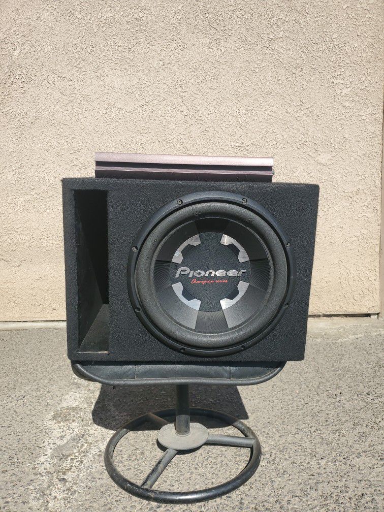 Pioneer 12in Ts-300d4 And TNT-1822 Amp 1200w