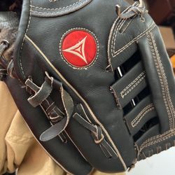 Regenent Baseball Glove 12