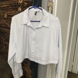 Woman’s Button Up Crop Top BY H&M , Large 