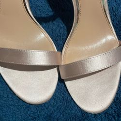 Badgley  Mischka Satin beige Heels 