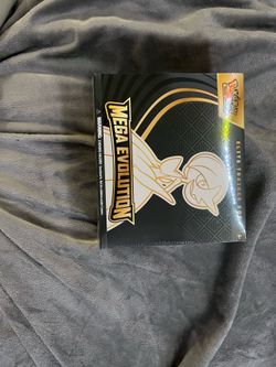 Mega Evolutions Gardevoir ETB