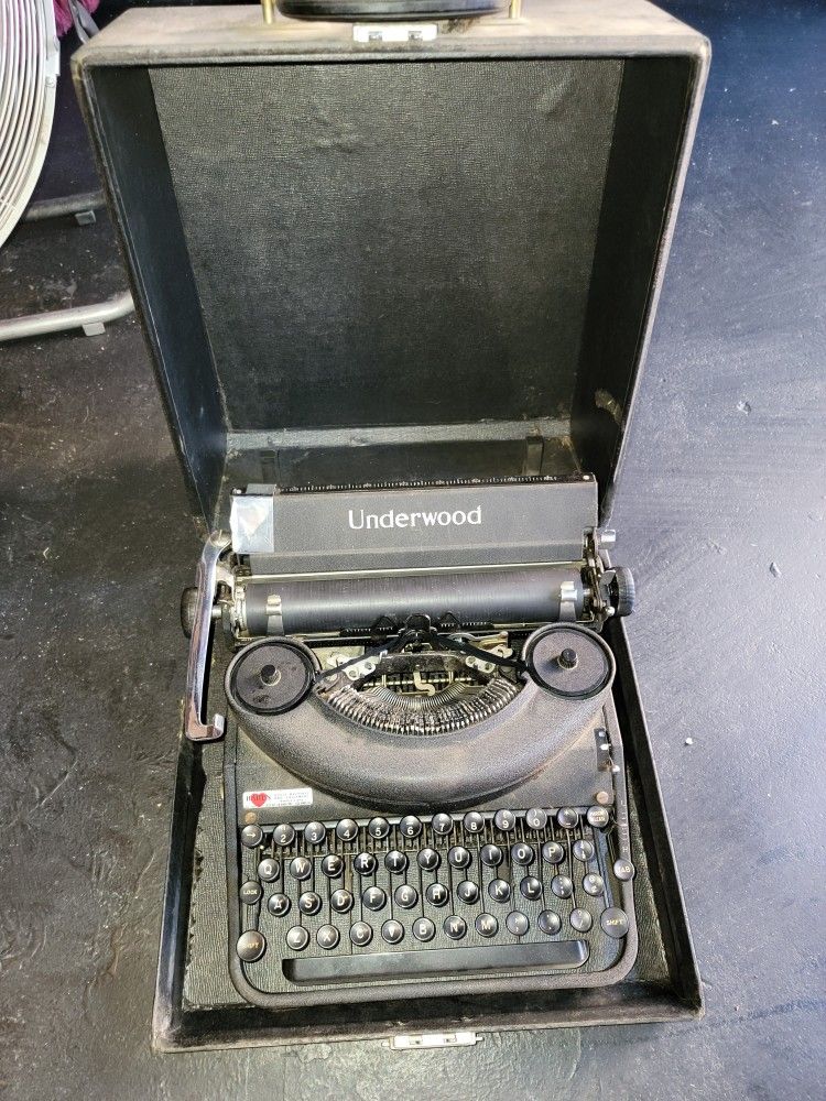 2 Vintage Typewriters
