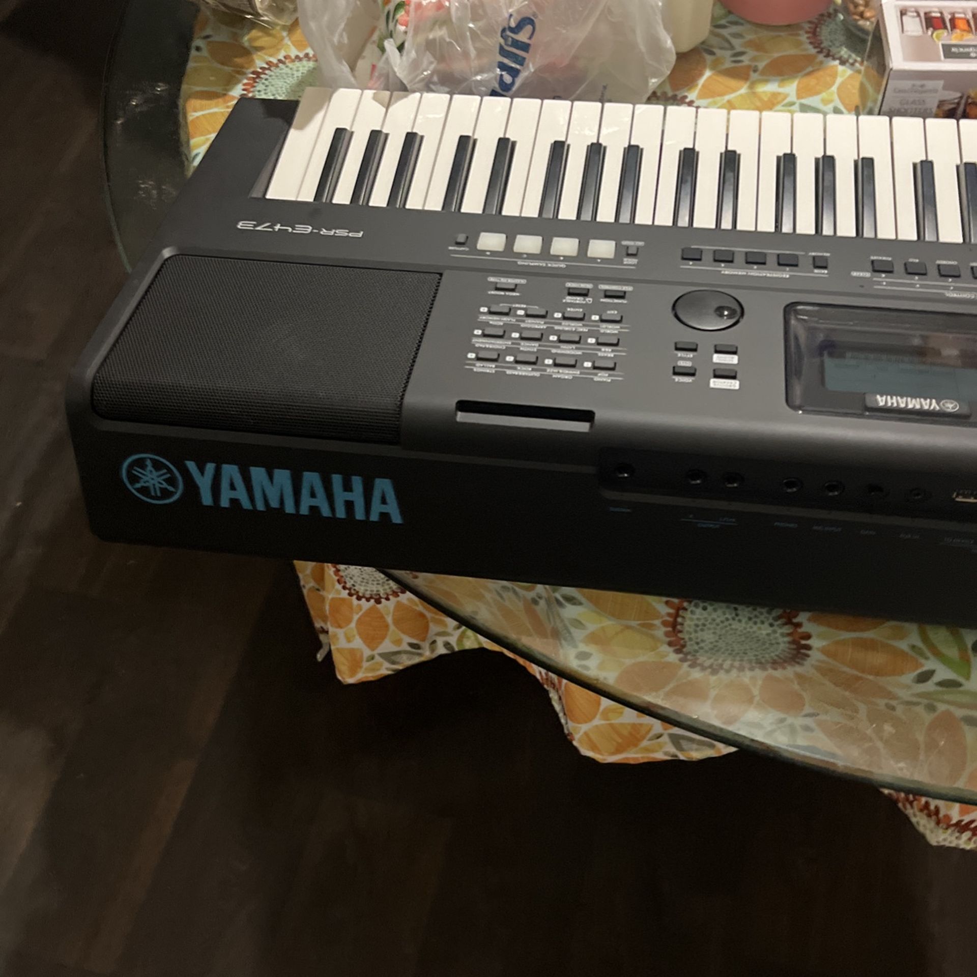 Yamaha Psr-E473 Con Ritmos