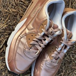 Nike Pink Air Max 6.5y 