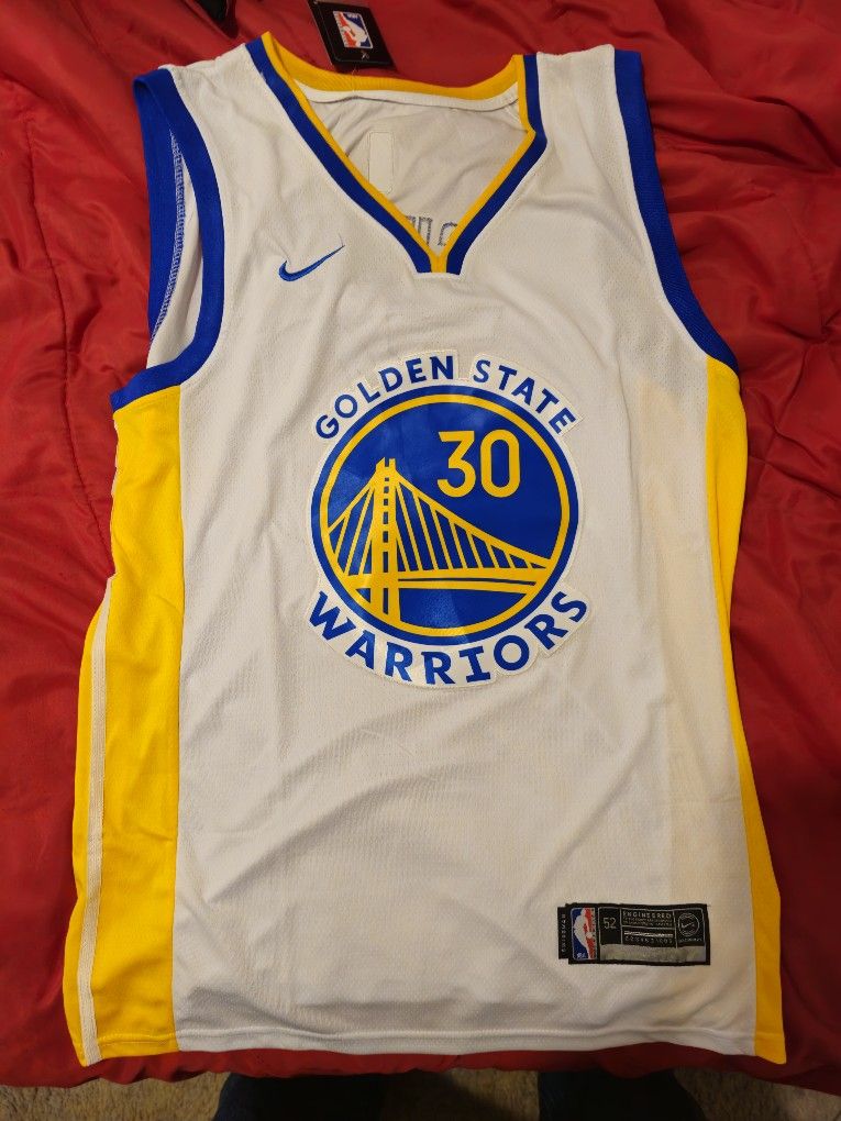 Product ID: 27
Brand: Fanatics
Imported
Men's Golden State Warriors Stephen Curry Fanatics White Fast Break Player Jersey - Association Edition