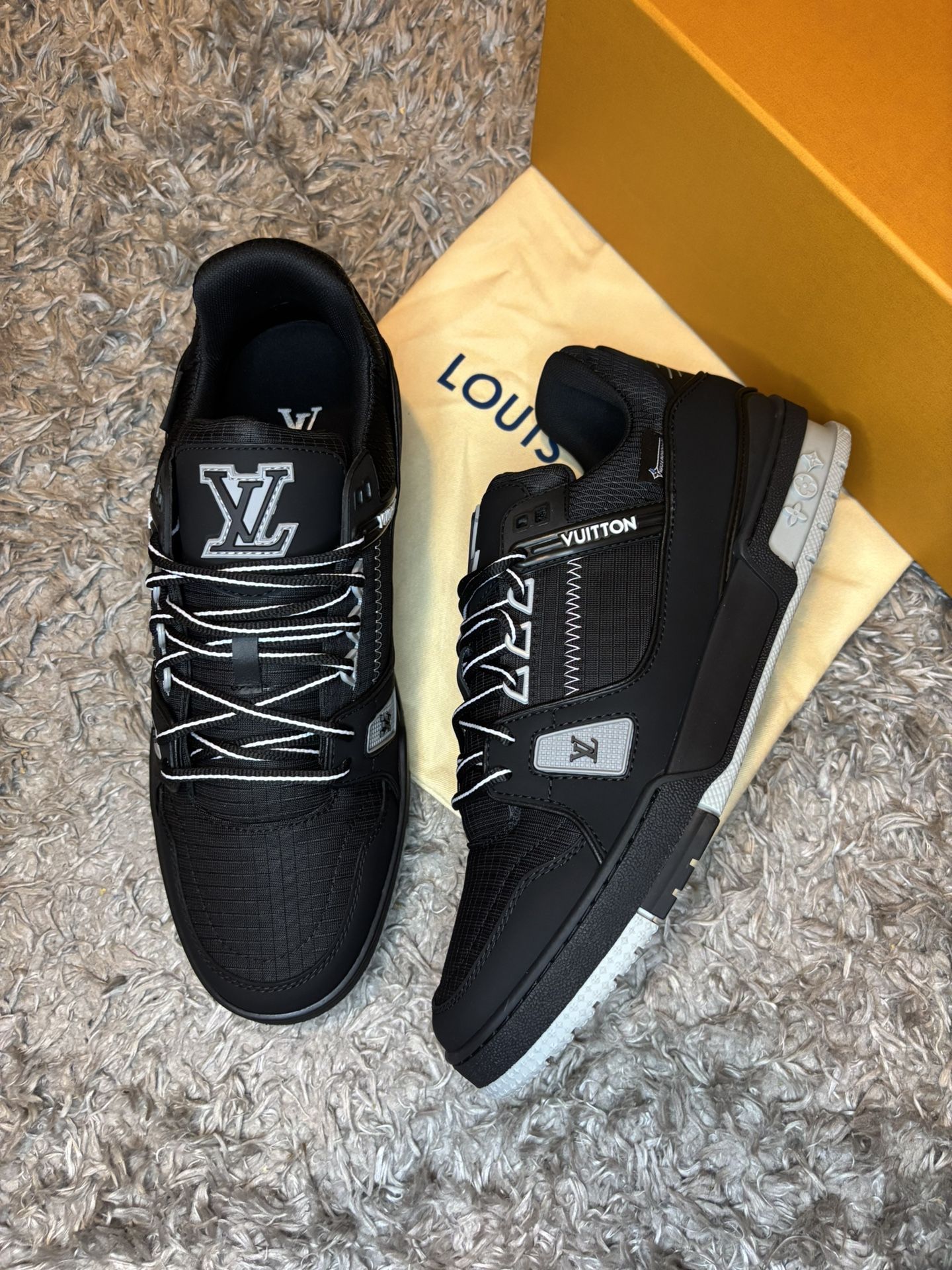 Shoe Lv Size 11
