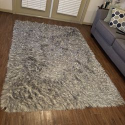 Cozy gray Shag Rug