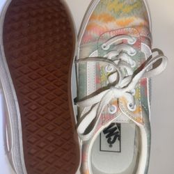 Tie-dye womens Vans size 6 womens 