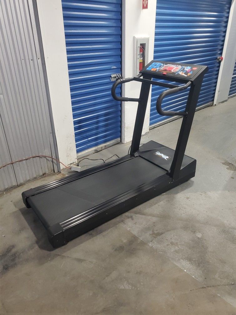 Smooth 9.2P Commercial Treadmill Local Delivery Available for Sale in Philadelphia PA OfferUp