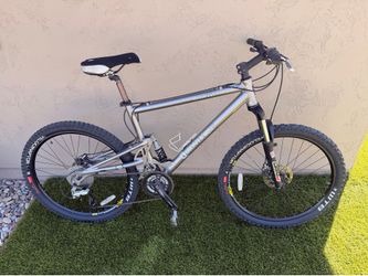 Iron Horse Maverick 4.5 Full Suspension Mountain Bike