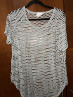 Women’s Open Knit Shirts Size M