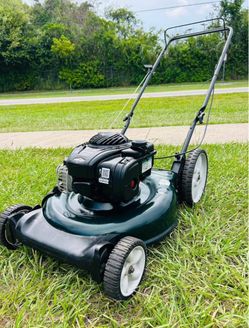 Briggs & Stratton Push Lawn Mower Machine for the yard It works perfectly, it's like new