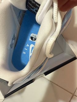 These are brand new Nike shoes, size 9. I bought them because they were a bit too short, so I got them cheaper.