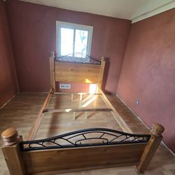 Bed Room Set-Queen Size