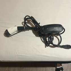 BougeRV Level 1-2 Portable EV Charger 1,536 kW (110V-240 Volt, 25ft/7.62m Cord, 16 Amp) NEMA 6-20 Plug, NEMA 5-15 Adapter  Source: EV Adept https://ev