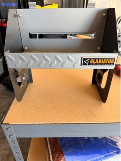 Gladiator towel holder with shelf