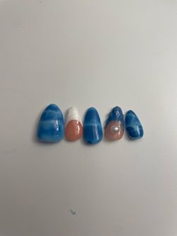 Beach floaty nails