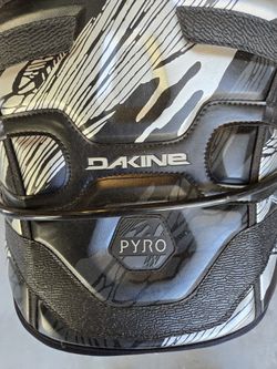 Dakine Pyro Kiteboarding Harness- NEW