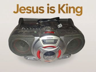 Sony PDX boombox with auxiliary input CD player with cassette player