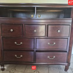 Dresser/ TV Stand 