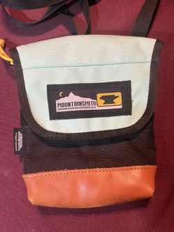 Mountainsmith Trippin Pouch Cross Body Bag