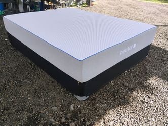 Colchón y box tamaño Queen 🩵