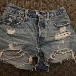 Levi high wasted ripped shorts