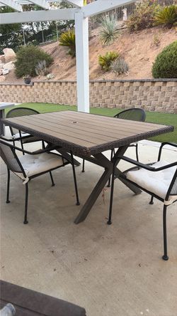 Free Outdoor Dining Table & 4 Chairs