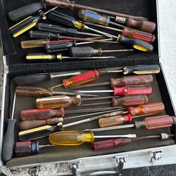 Miscellaneous different sizes straight screwdriver