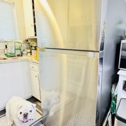 Selling My 21 Cubic Ft Samsung Fridge .