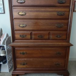 Thomasville chest Of Drawers 
