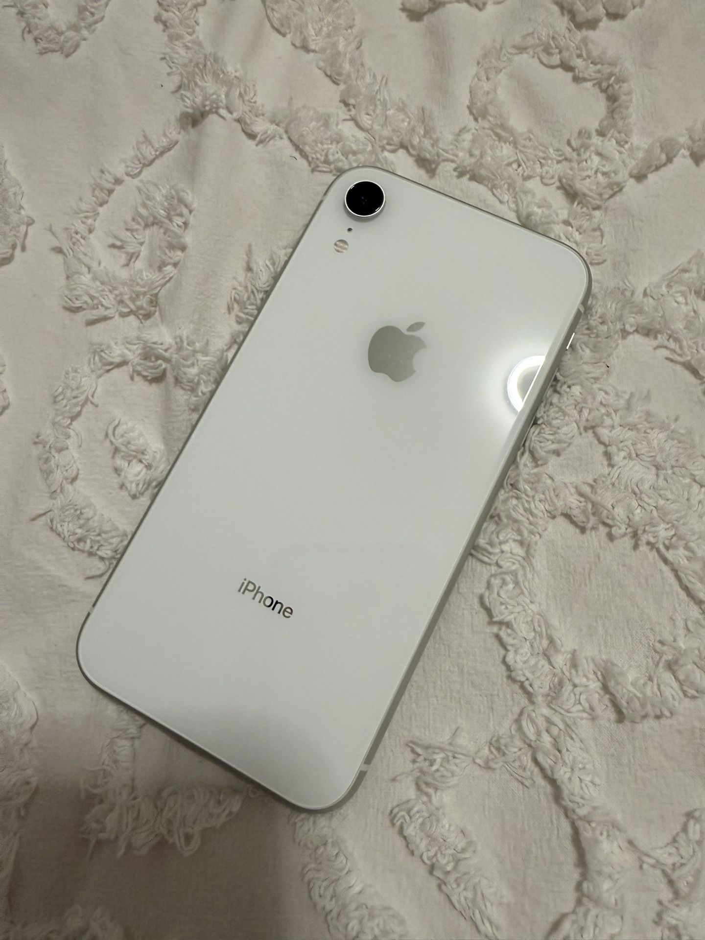 White iPhone XR (64GB)