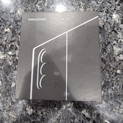 Unlocked Z Fold 7 256 Gb With Charger Original Box And A Case 17 pro max