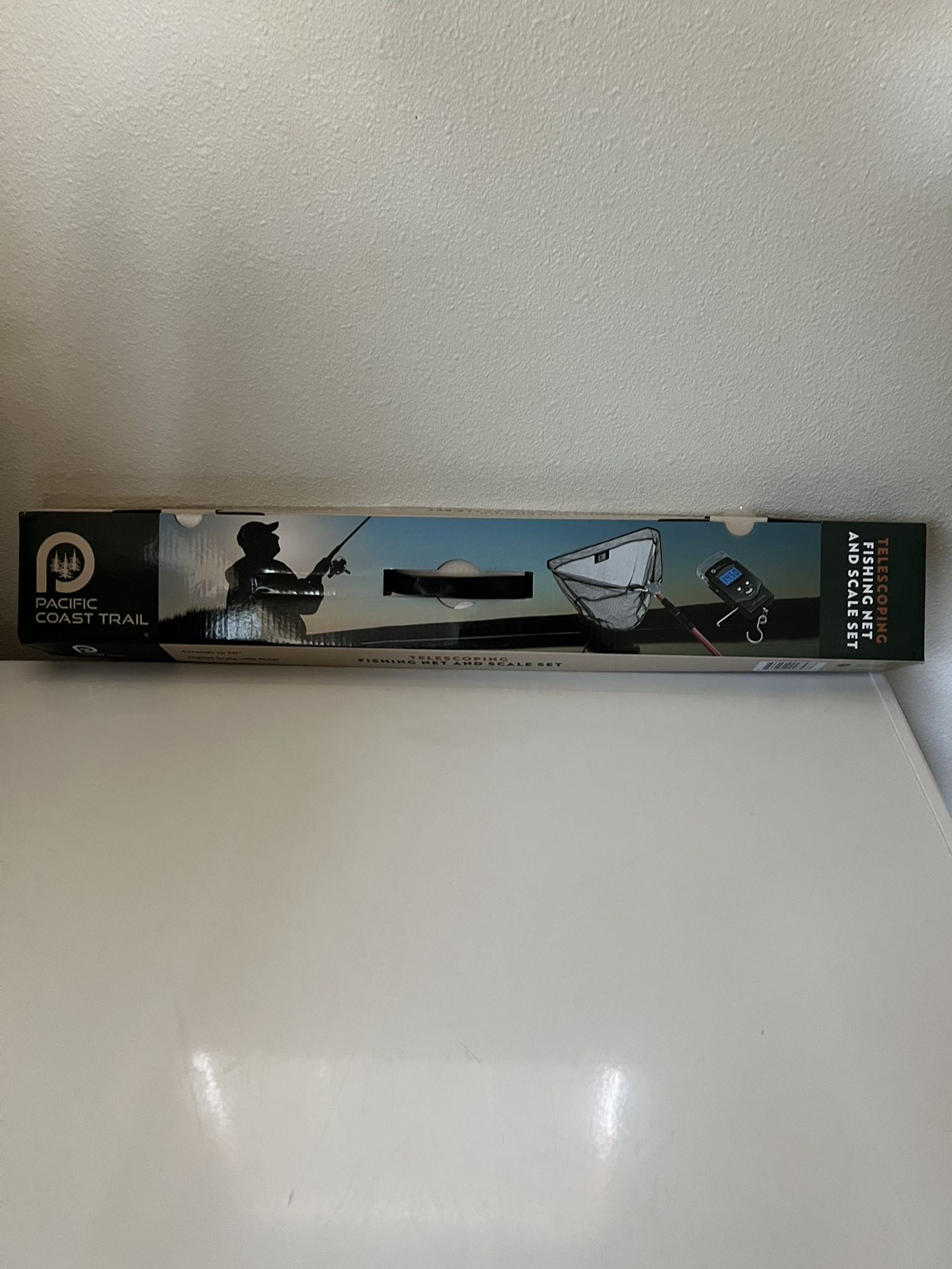NIB Telescoping Fishing Net & Scale Set