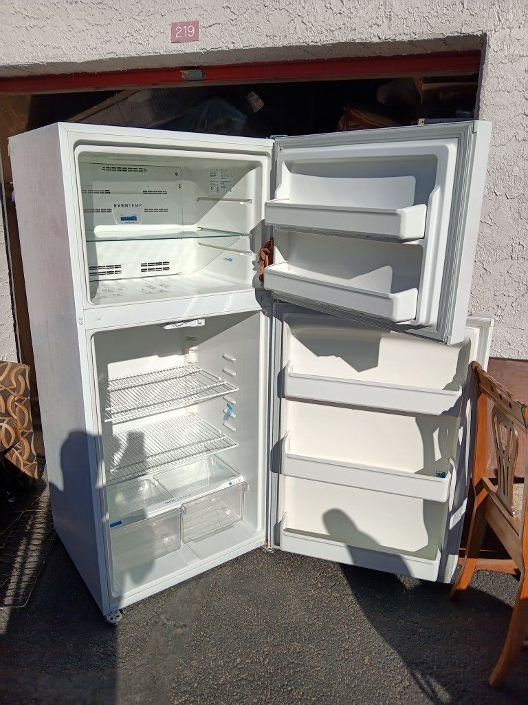 Frigidaire 18.3 Cubic Foot F F T R. 181 Standard Depth 30 In Refrigerator.