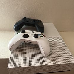 Xbox One S 1tb With 2 Controllers 