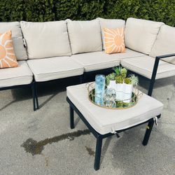 Beautiful Patio Furniture Great Condition 