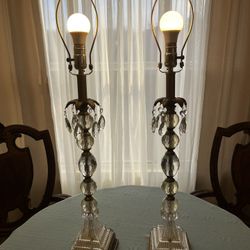 A Pair Of Vintage Lucite Lamps With Crystal Prisms 