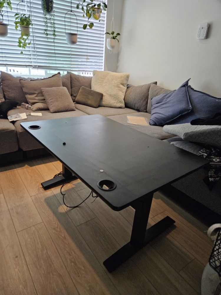 Geekdesk Adjustable Sit Stand Desk