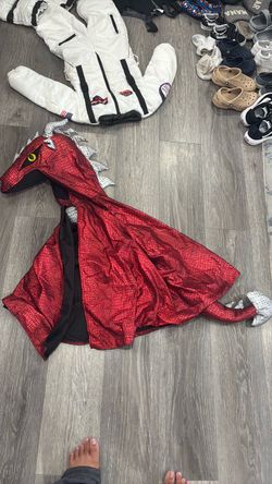 Kid dragon cape