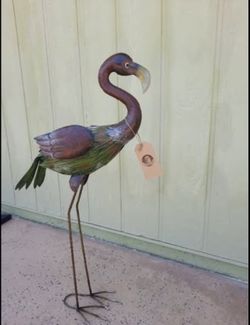 Metal Flamingo Garden Decor Statue