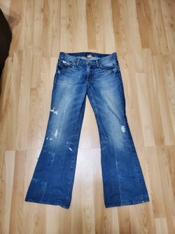Lucky Brand Dungarees by Gene Montesano Women's Distressed Jeans Size 10/30 Made in USA

Condition: Pre-owned, in excellent condition!
