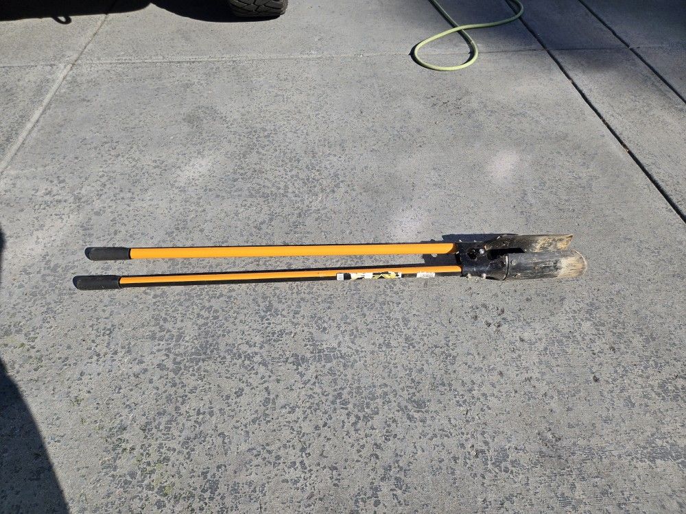 Post Hole Digger with 14" Blade, 48" Handle Length