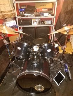 Pearl Drums