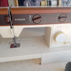 Singer Sewing Machine Works Perfect $79 Very Firm