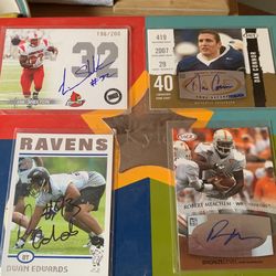 Lots Of Football And Baseball Cards 
